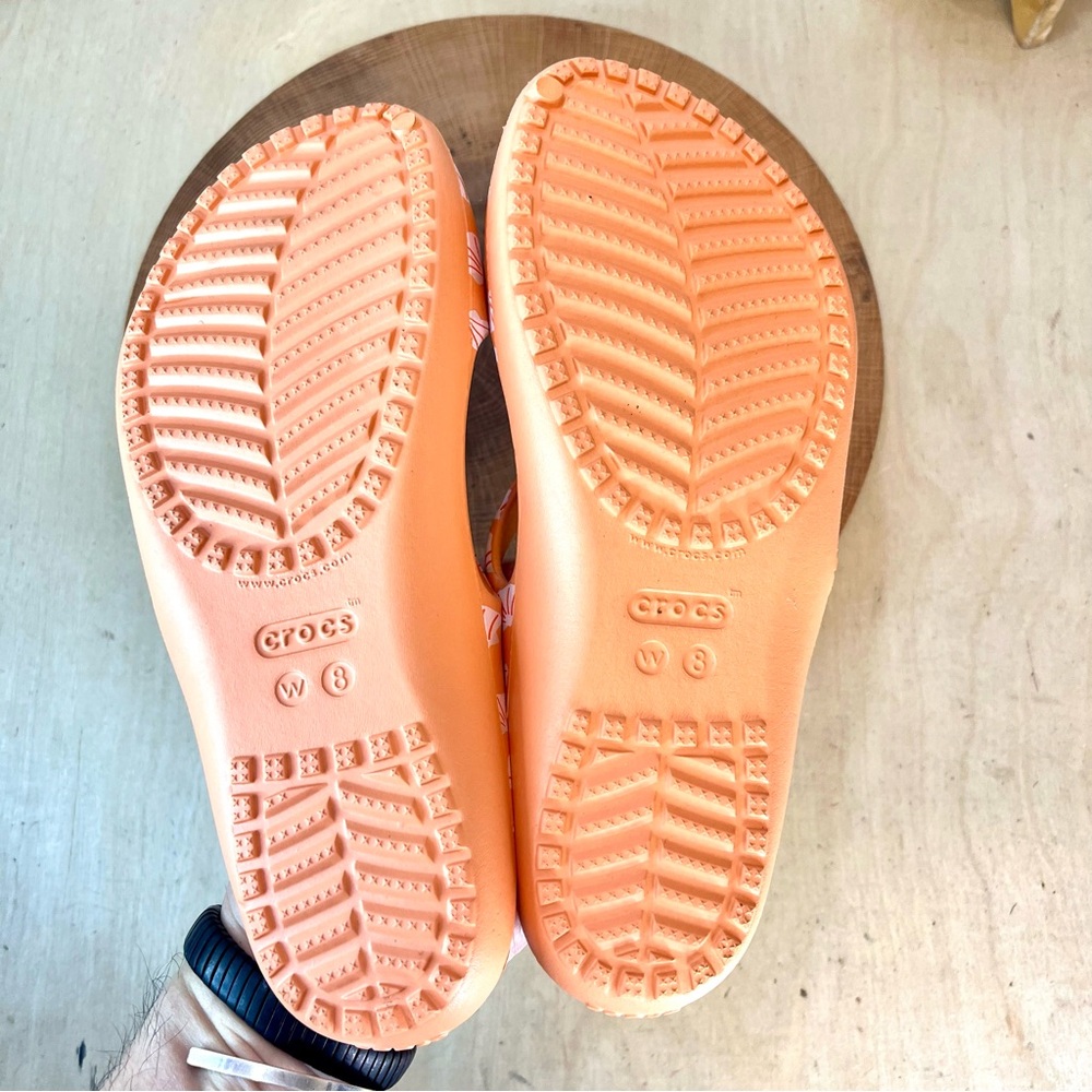 Crocs Kadee II Sandals | Orange with White Seashell Print | Size 8 - Picture 14 of 14